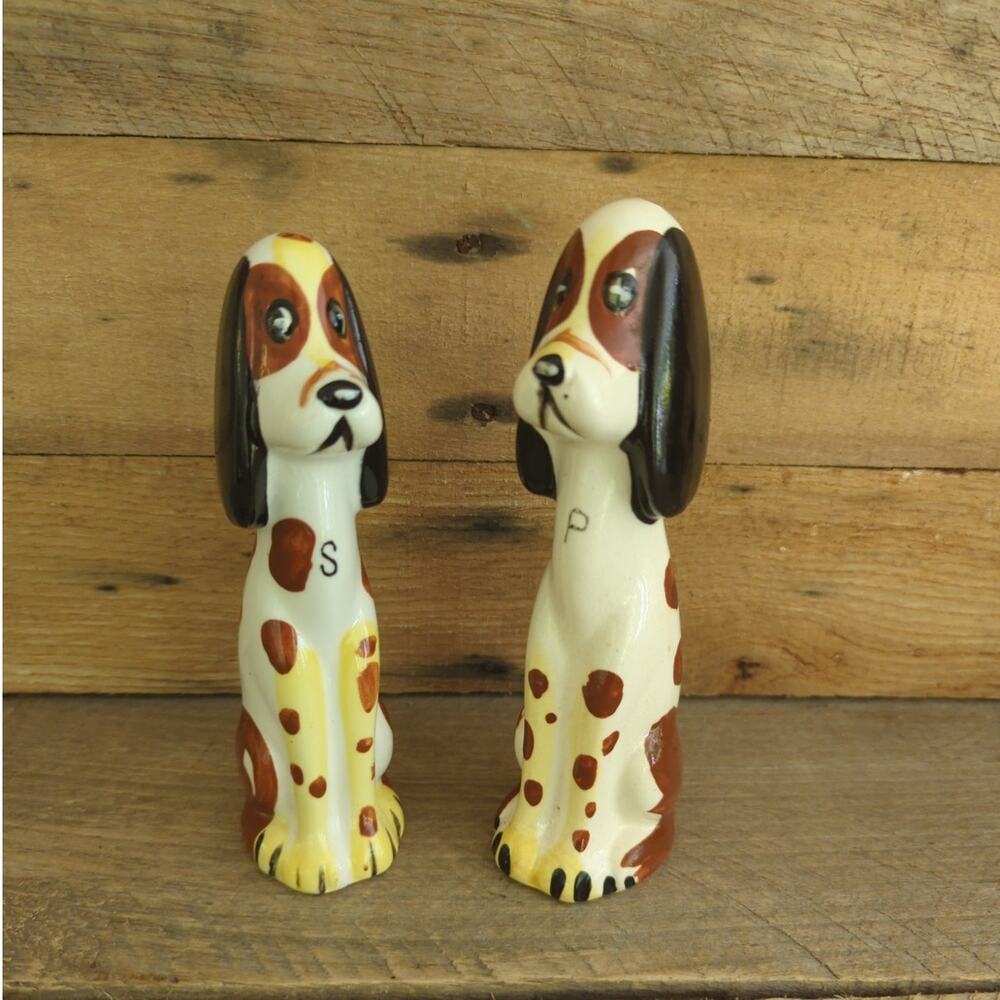 Vtg Anthropomorphic Kitschy Tall Hound Dog Salt & Pepper Shakers by Commodore